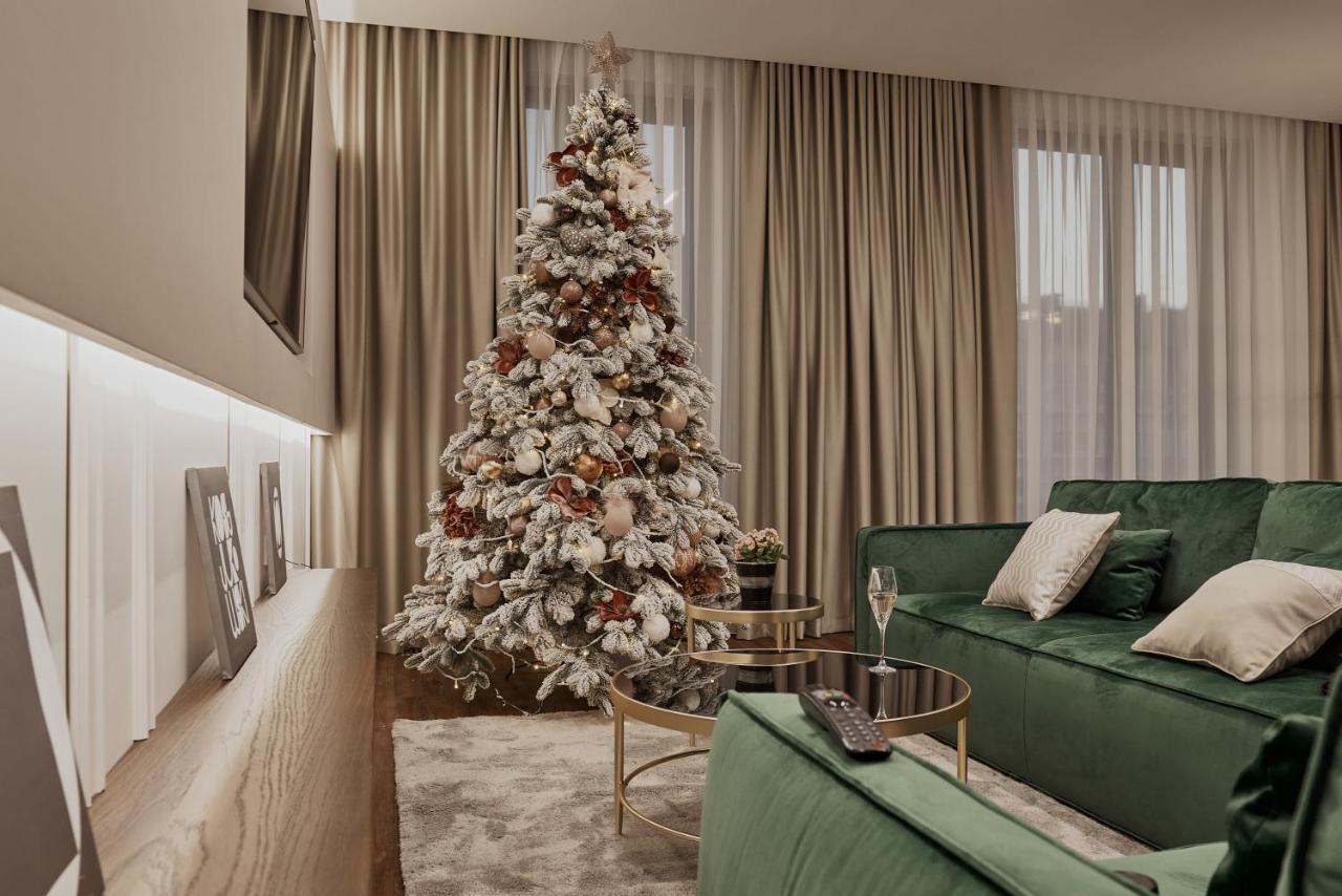 Kostjukowski Apartments Avalon Λβιβ Εξωτερικό φωτογραφία
