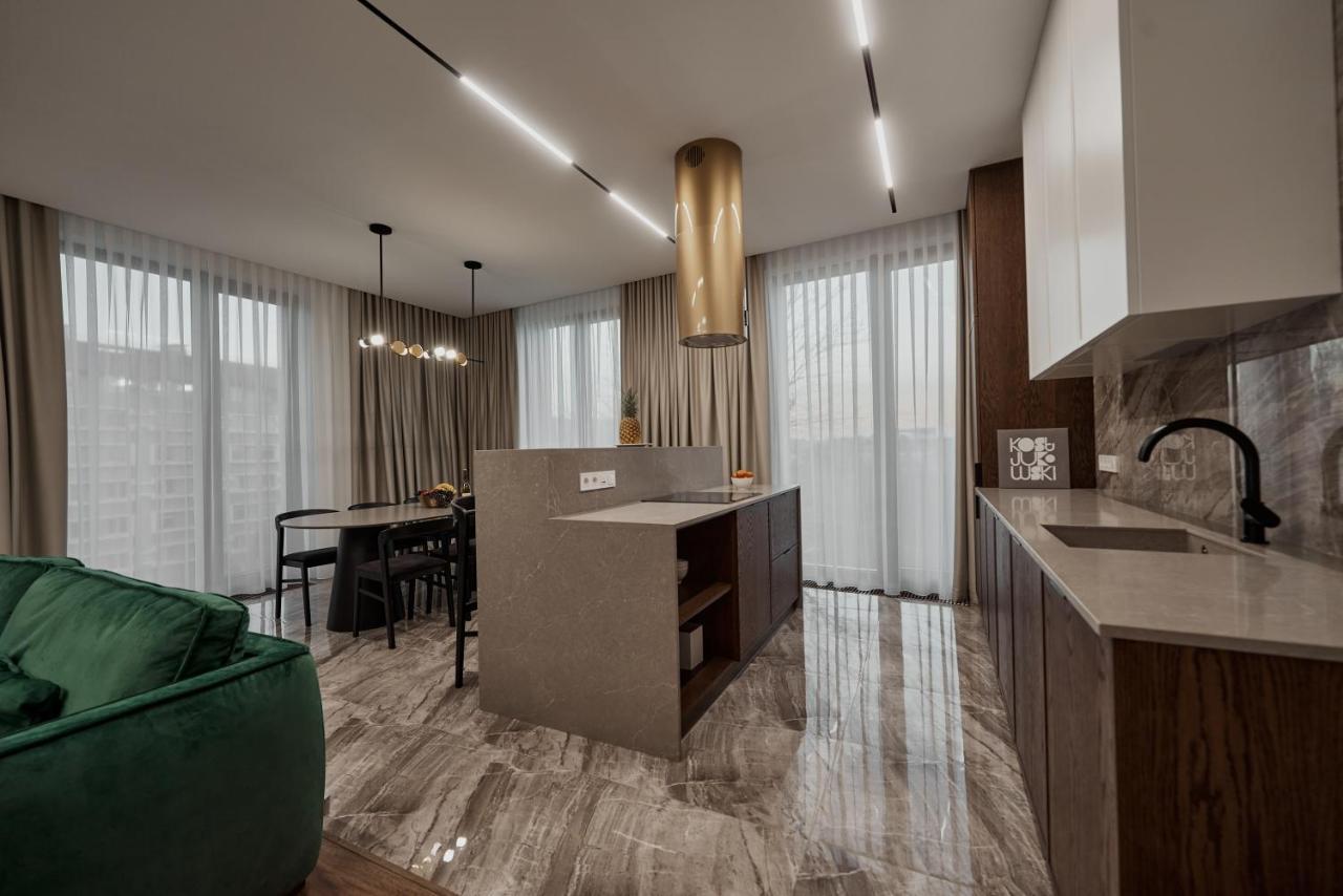 Kostjukowski Apartments Avalon Λβιβ Εξωτερικό φωτογραφία