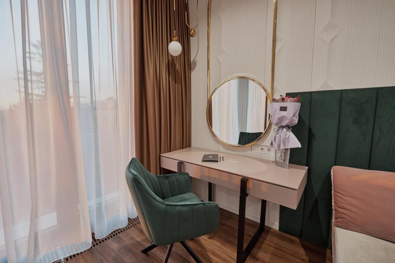 Kostjukowski Apartments Avalon Λβιβ Εξωτερικό φωτογραφία